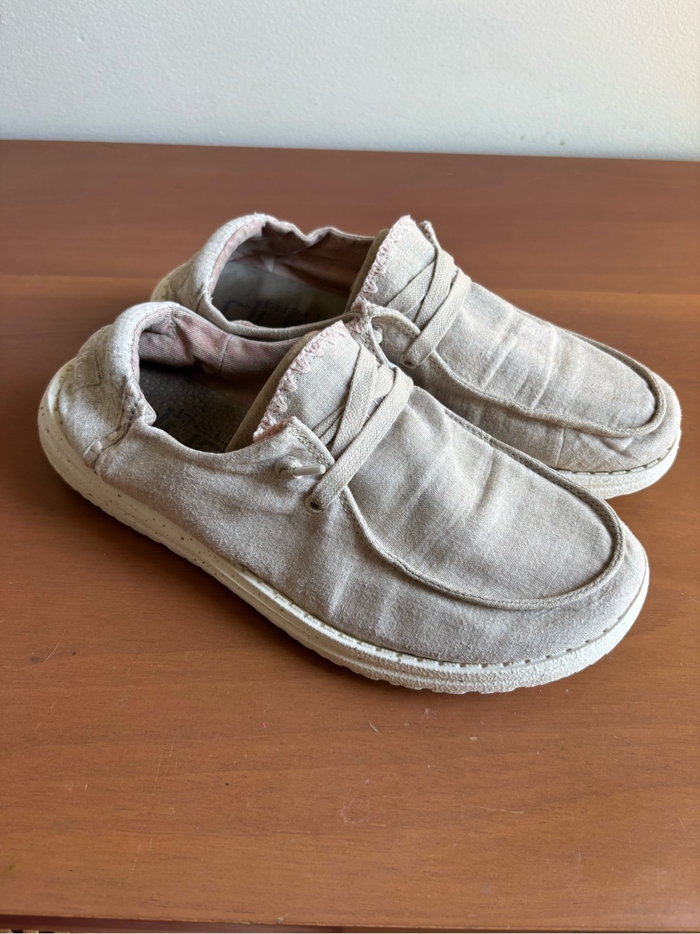 Casual Women’s Slip-On Canvas Shoes in Beige with pink detail